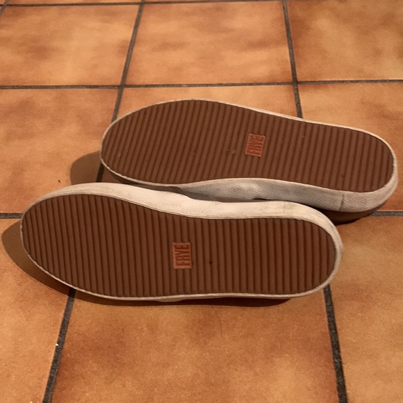 Frye leather slip on sneakers. Size 8 - Picture 7 of 8